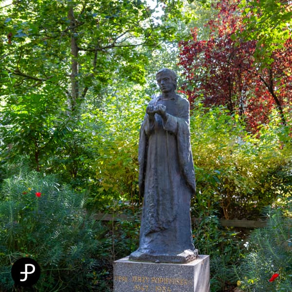 Statue de Jerzy Popiełuszko à Issy-les-Moulineaux